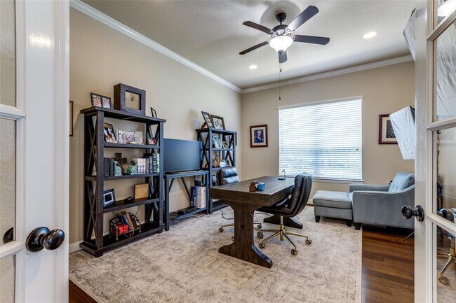 Building Photo - 15 Canoe Bend Dr