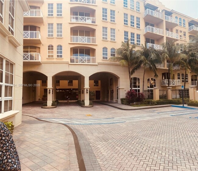 Building Photo - 3001 NE 185th St