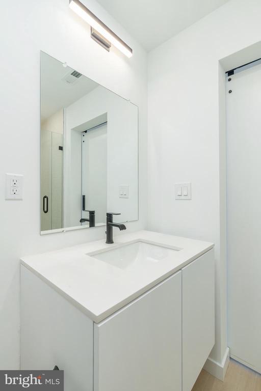 Building Photo - 2721 N Howard St