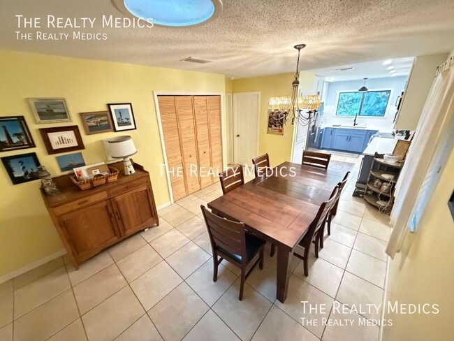 Building Photo - 2040-4401 Sea Mist Dr-