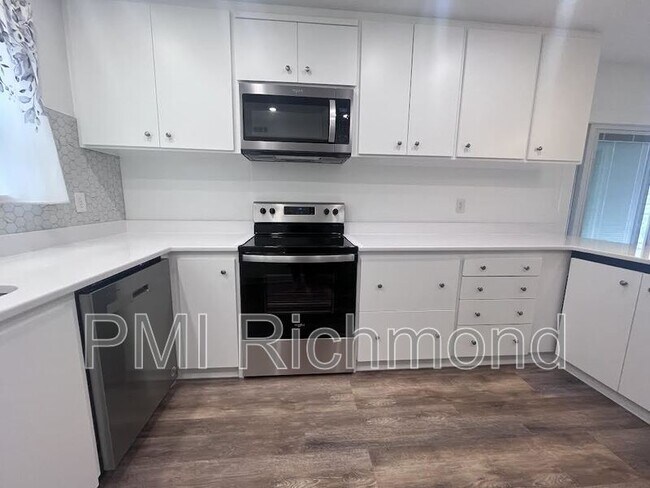 Building Photo - 9007 Covewood Rd