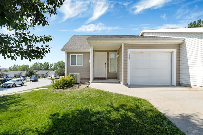 Primary Photo - 1401 Sundance Dr