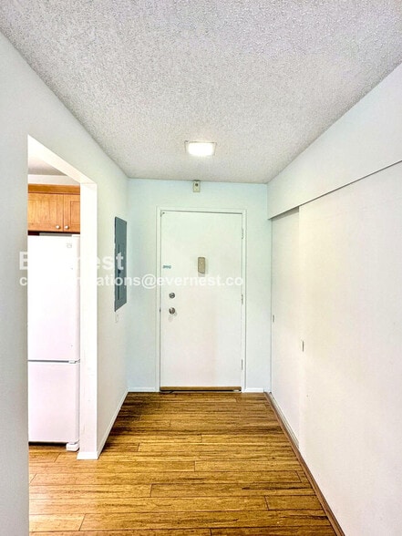 Building Photo - 6260 139th Ave NE