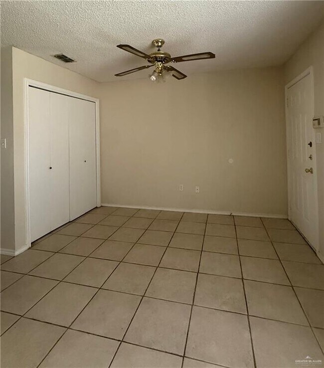 Building Photo - 9 Gastel Cir