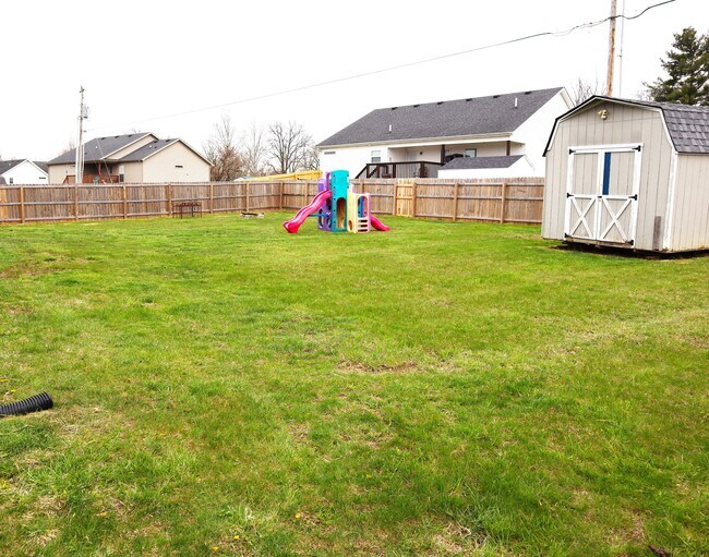 Building Photo - 1023 Rueland Dr