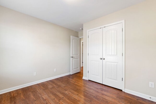 Building Photo - Refined Living: 3BR Townhome in Morrisville’s Keystone Park!