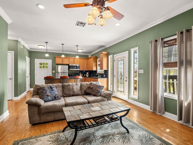 Building Photo - 652 Emory Landing Rd