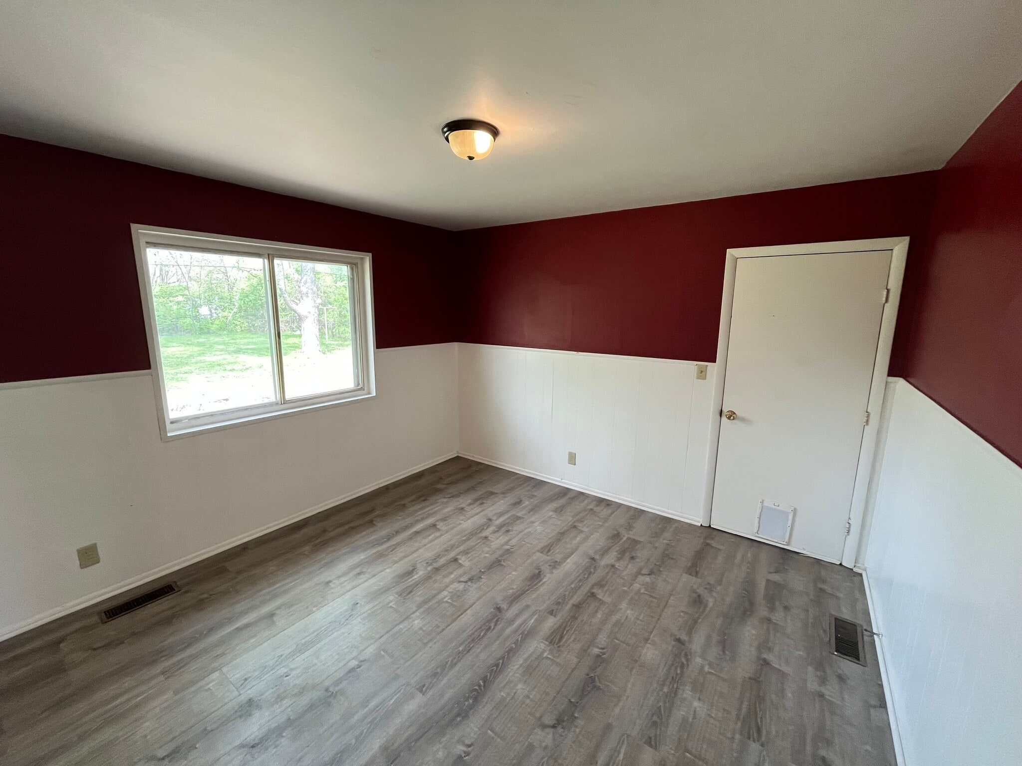 Building Photo - 1923 Beverly Ct