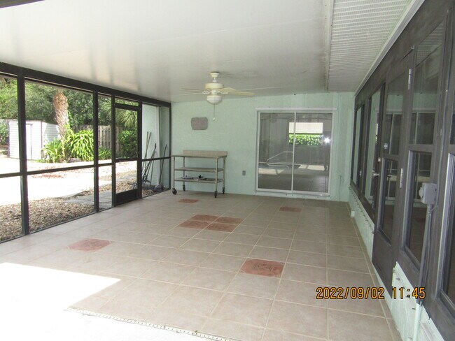 Building Photo - 736 Cadiz Rd