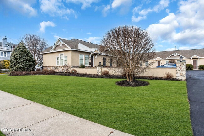 Building Photo - 120 10th Ave