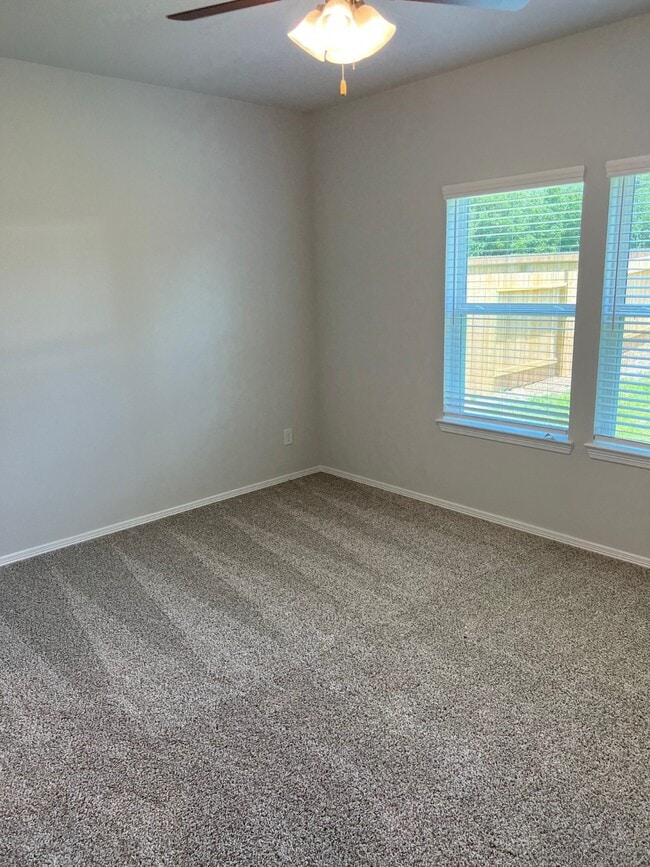 Building Photo - 26010 Emory Holw Dr