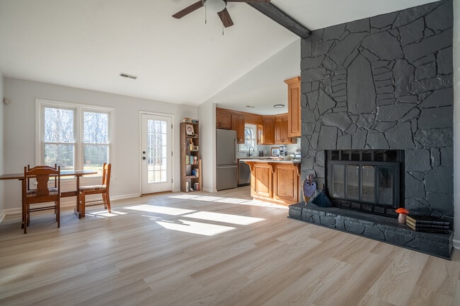 Building Photo - 110 Peabody Rd