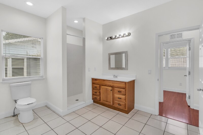 Building Photo - 1023 E Broad St