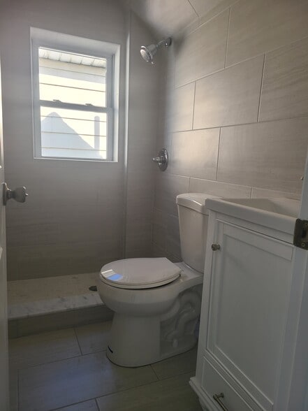 Bath #2 - 75 Saint Johns Pl