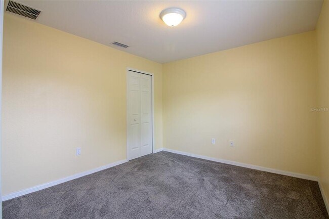 Building Photo - 1702 Holton Rd