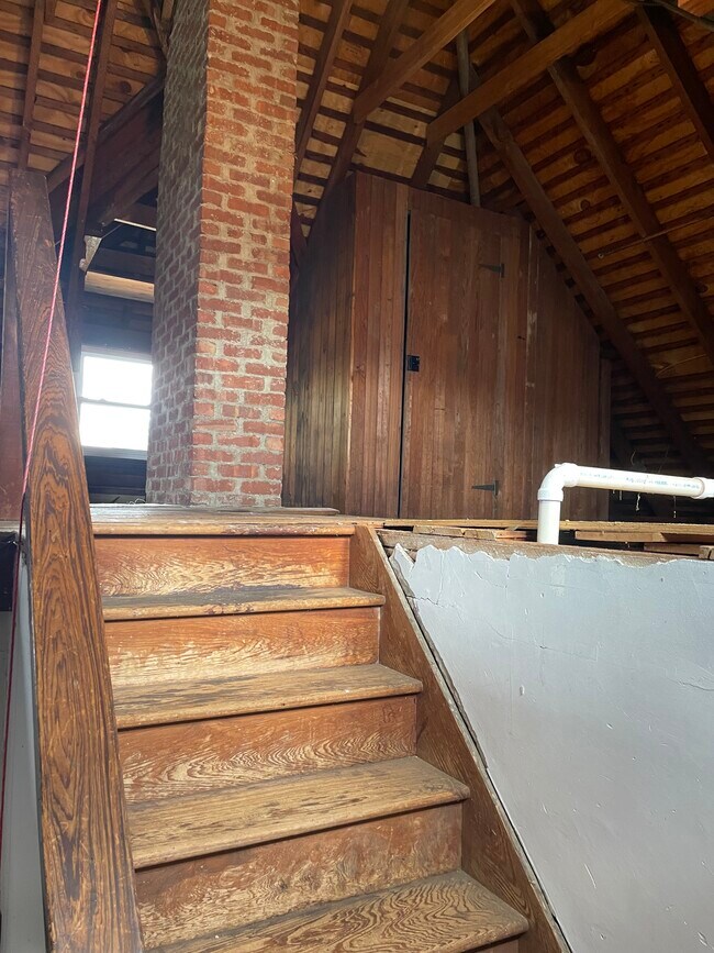 Attic Storage - 498 Ringwood Ave