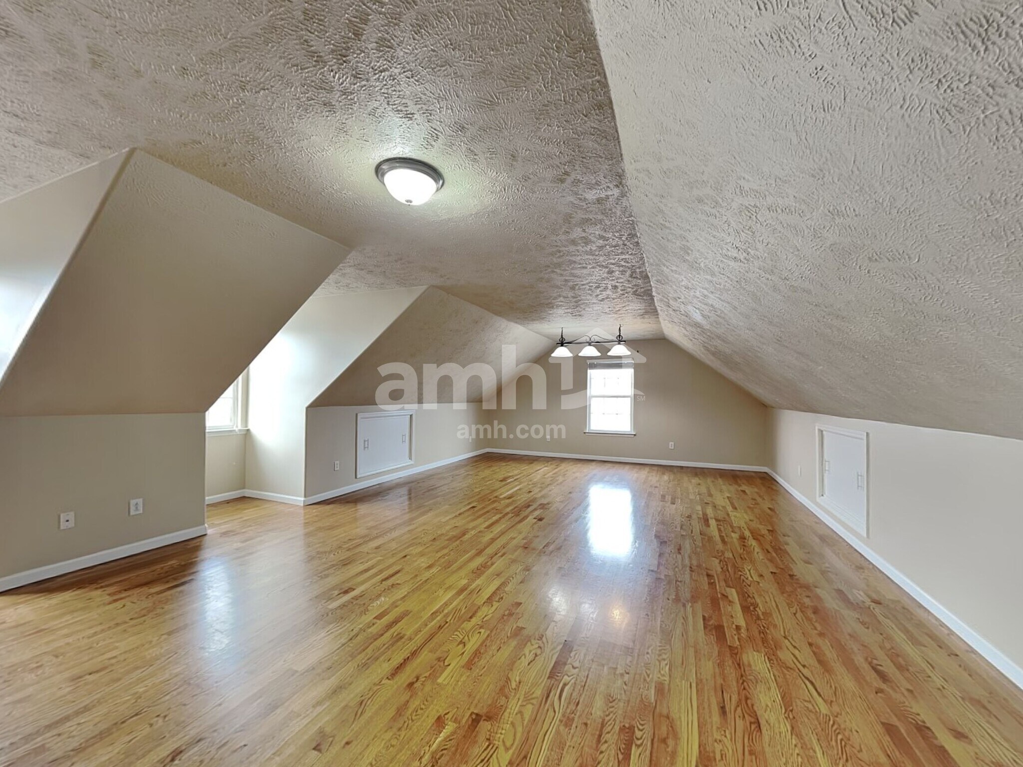 Building Photo - 403 Wooded Valley Ct