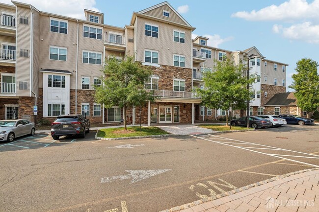 Building Photo - 347 Pond Ln