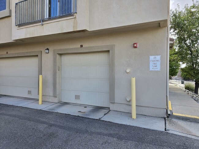 Building Photo - 4512 Santa Elena St