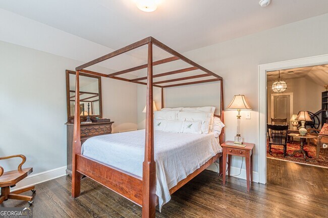 Building Photo - 1878 Cambridge Ave