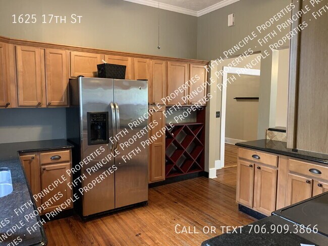 Building Photo - 1625 17th St