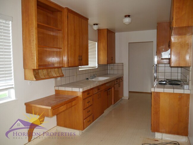 Building Photo - Bright 3 bed 2 bath 1,356 sq. ft. Single Family Home In Woodland