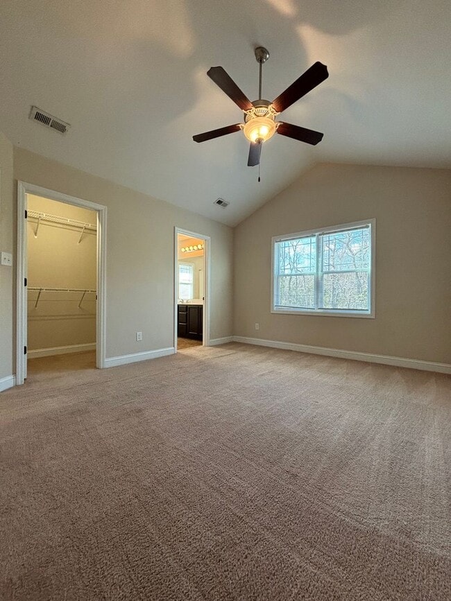 Building Photo - Sensational on Sundown