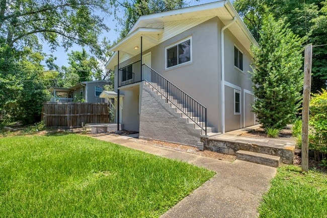 Building Photo - 2208 Escambia Dr