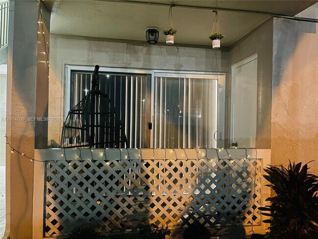 Building Photo - 17550 NW 67th Pl