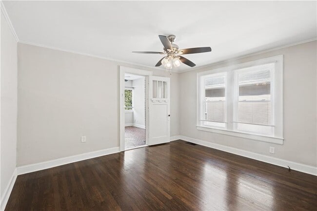 Building Photo - 1213 Cameron Ct NE