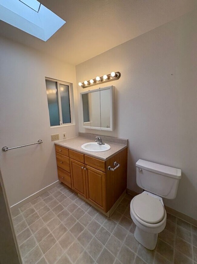 Building Photo - 1861 McCollum-San Luis Obispo