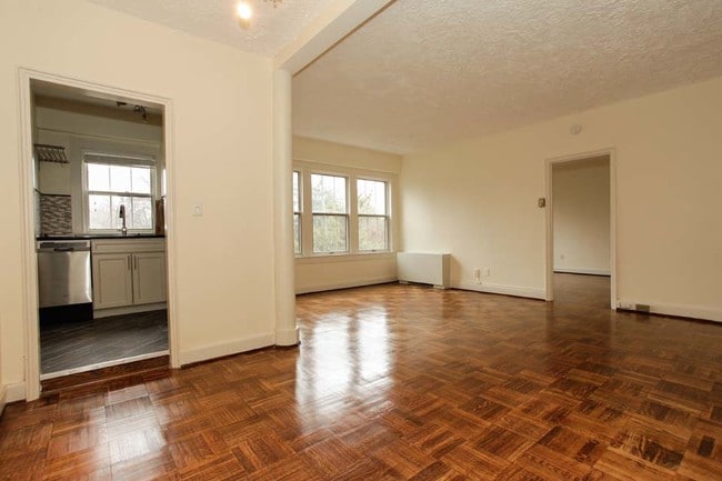 Dining Room Living Room Combo - 3901 Cathedral Ave NW