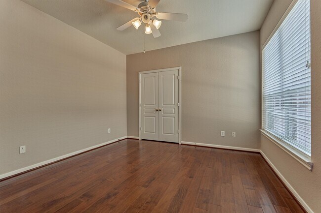 Building Photo - 30 Desert Rose Pl