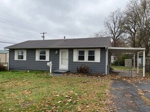 Building Photo - Centrally located 3 bedroom bungalow READY NOW!