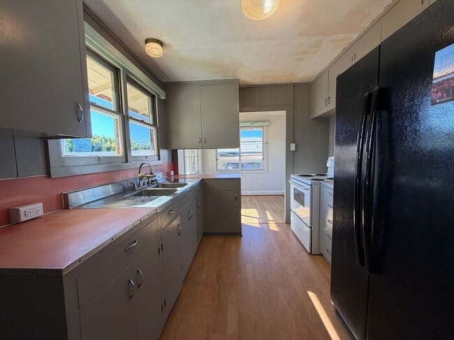 Building Photo - Pearl City: 3 bedroom 1.5 bath single family home with 1 car carport