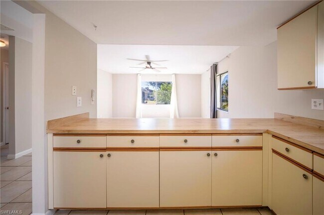 Building Photo - 3706 SE 10th Ave