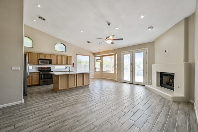 Building Photo - 6937 E Paradise Ln