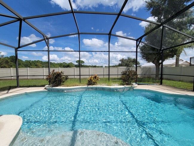 Building Photo - 5-Bedroom Pool Home within Chapman Cove in...