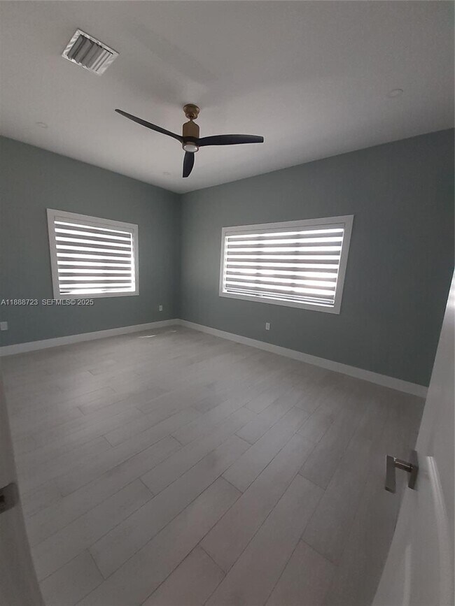 Building Photo - 23 Jenny Ln