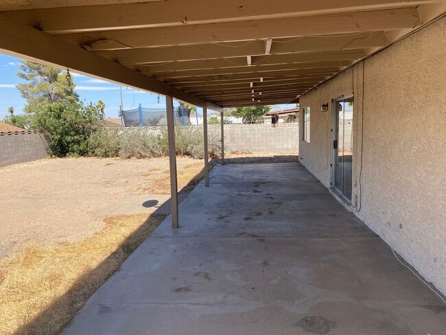 Building Photo - Henderson!!! 4 Bedrooms!! Single Story!! 2 car garage!! Big Back Yard!!! No HOA!! All Appliances!!