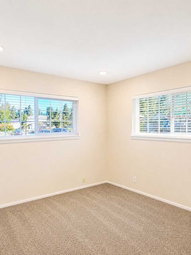 Building Photo - Lovely 3 bedroom 2 bathroom home in San Jose. Available for rent Now!
