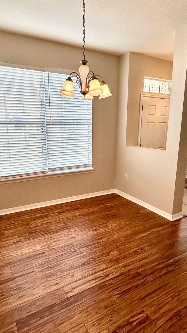 Building Photo - 3 bedroom, 2.5 bath, 2 car garage in a Qui...