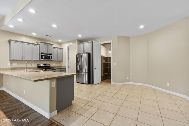 Building Photo - 2416 Alberta Way