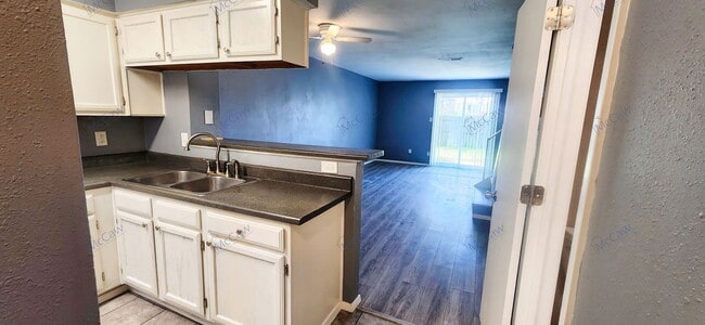 Building Photo - 9510 Olde Towne Row