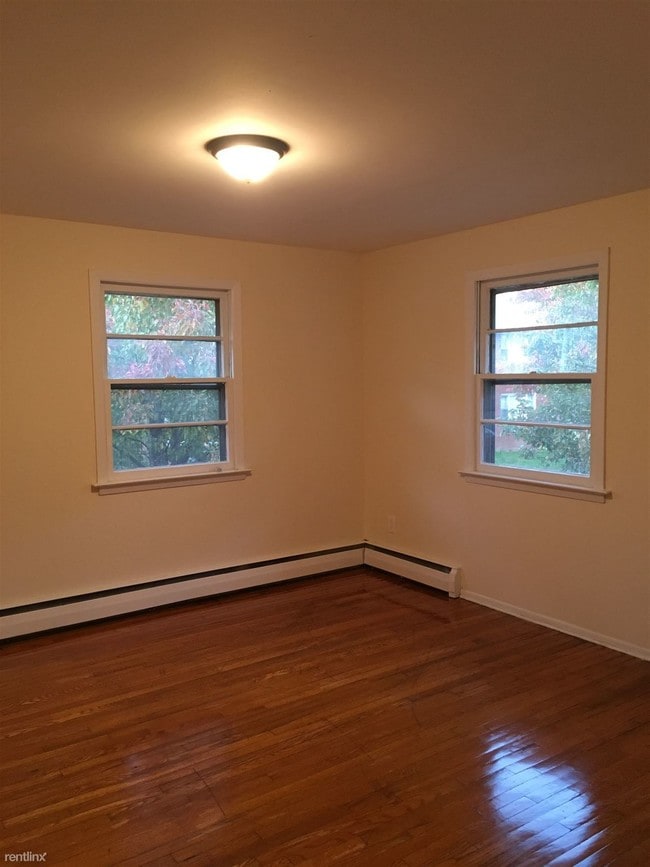 Building Photo - 35 Mill Rd