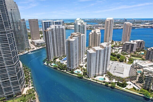Building Photo - 801 Brickell Key Blvd