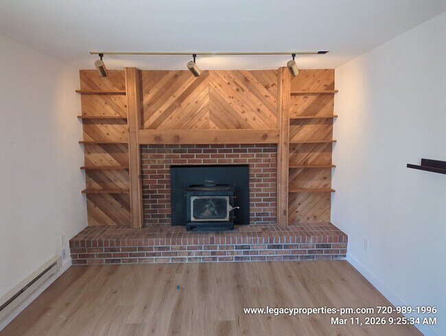 Building Photo - QUAINT SPLIT LEVEL IN MORRISON