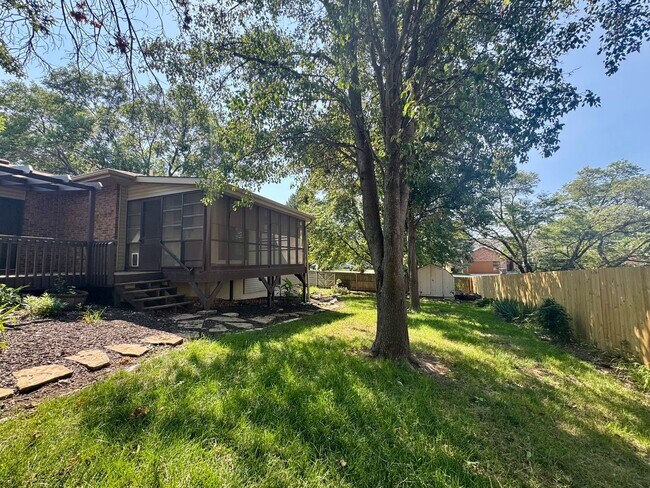 Building Photo - Beautiful walk-out house in SOUTH Lincoln