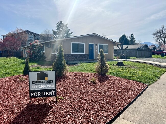 Building Photo - 1001 Olympic Ave