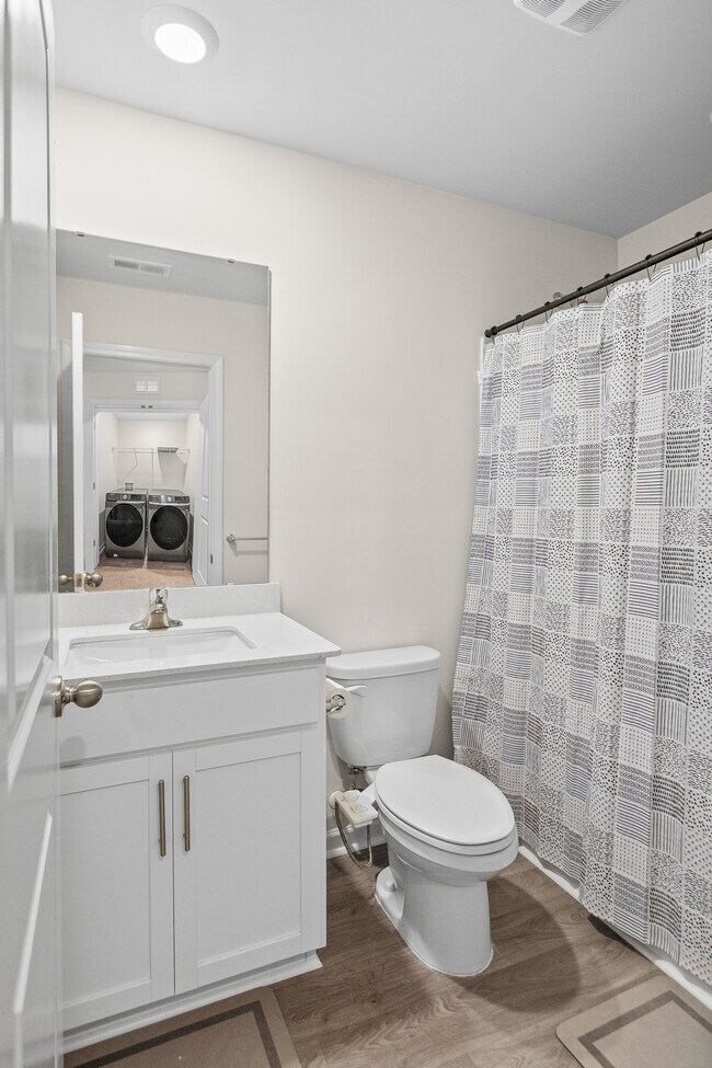 Building Photo - 3610 Sedge Dr